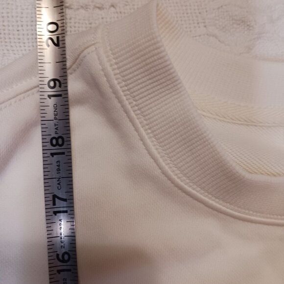 Fabletics Women's size 1X/ XXL Cream Cropped Sweatshirt - Picture 8 of 9
